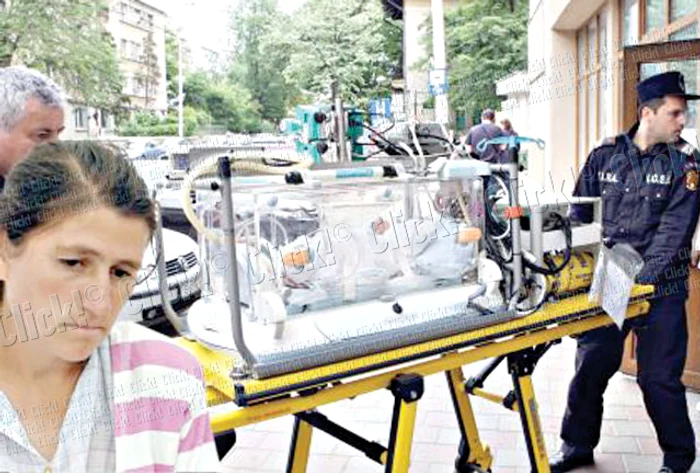 Şi-a cerut bebeluşul înapoi, după ce l-a abandonat pe câmp