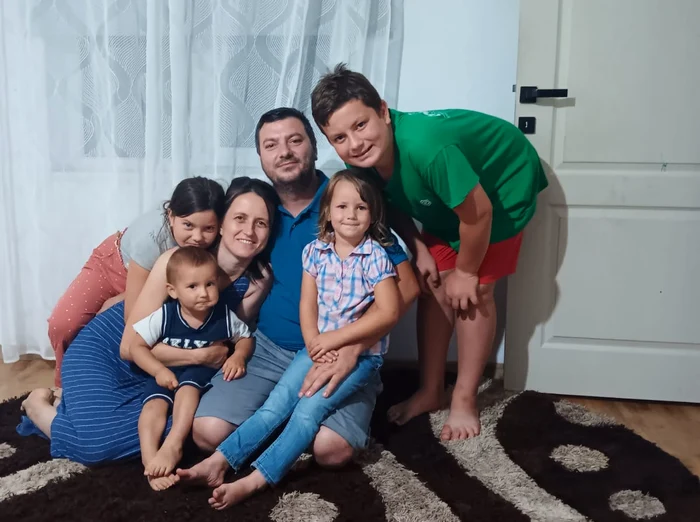 Familia Mogoș a rămas fără casă în noaptea de Revelion. SURSA Facebook