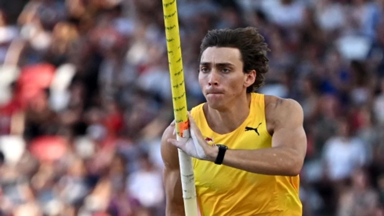 Armand Duplantis s-a lansat spre un nou record mondial