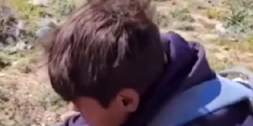 Locuitorii din Fâșia Gaza au ajuns să mănânce iarbă și să bea ape uzate  Foto Captură video X jpg
