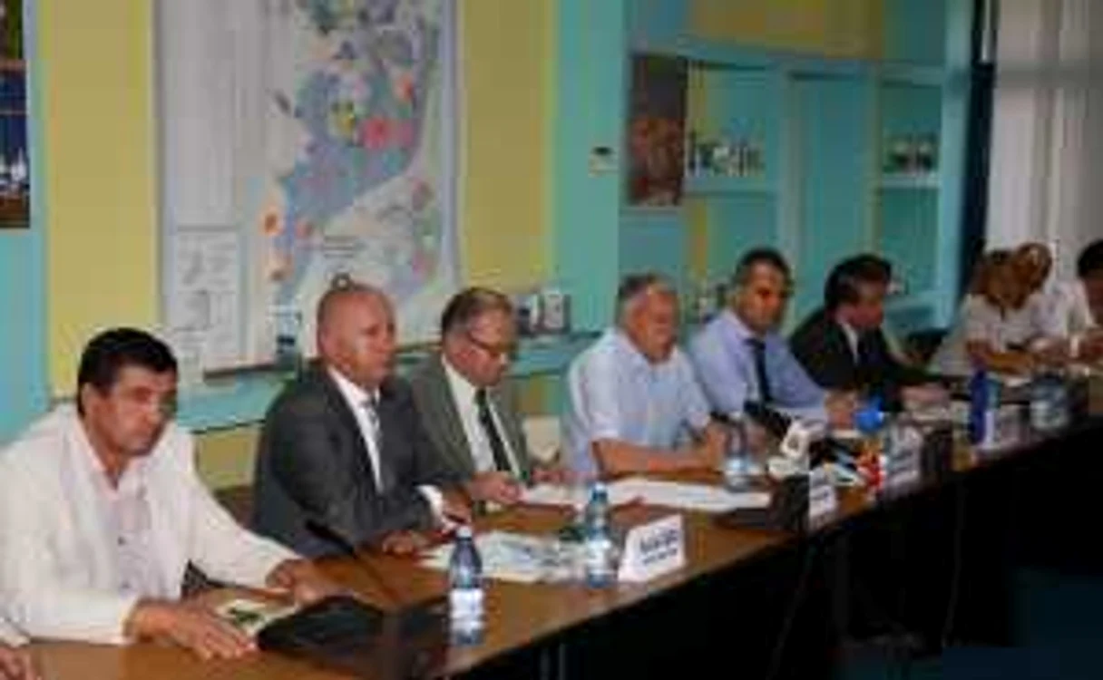 Borbely a criticat autorităţile locale
