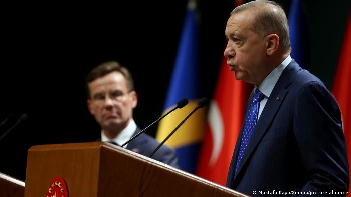 Erdogan şi premierul suedez Ulf Kristersson la o conferinţă de presă comună, în noiembrie 2022
