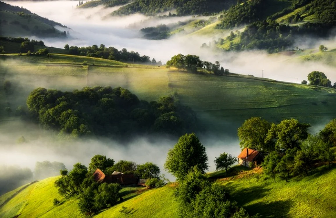 Satul Holbav, lângă Braşov, unul dintre locurile care spun România. FOTO  Ioan Chiriac/The Guardian