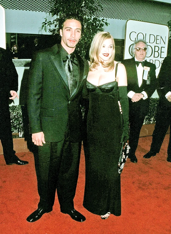 Cântăreaţa, împreună cu dansatorul Carlos Leon