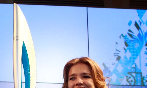 natalia vodianova,torta olimpica soci 2014 jpeg
