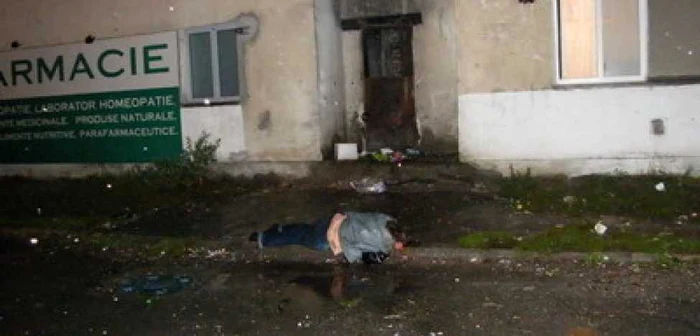 Târgu-Jiu: UPDATE / S-a aruncat de pe un bloc cu zece etaje