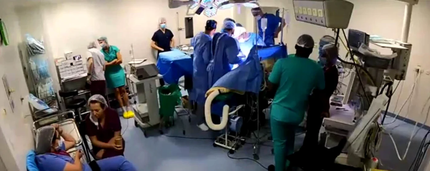 Situaţie surprinsă la Fundeni: asistentele stau la cafea în sala unde se efectuează un transplant