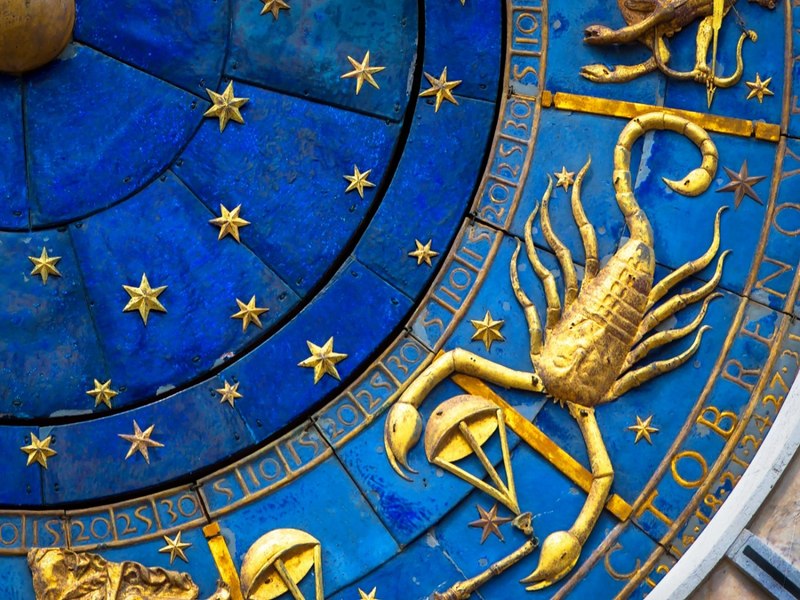 Horoscop 5 noiembrie. Racii trebuie să-şi ţină în frâu ieşirile nervoase, iar Scorpionii să nu-şi asume riscuri 