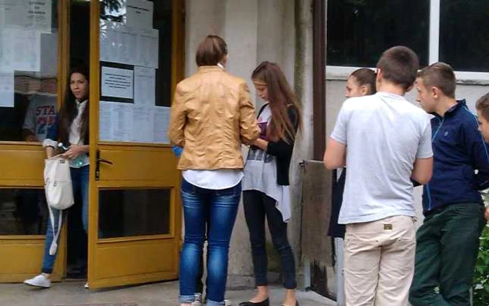 Elevii botoşăneni aşteaptă rezultatele finale la capacitate FOTO Adevărul
