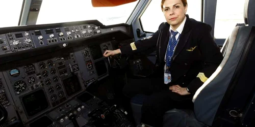 mihaela rosu moldoveanu pilot tarom foto david muntean