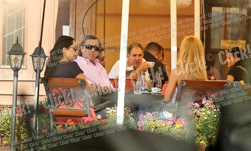 Cei doi s au relaxat pe terase şi au luat masa la restaurante de lux jpeg