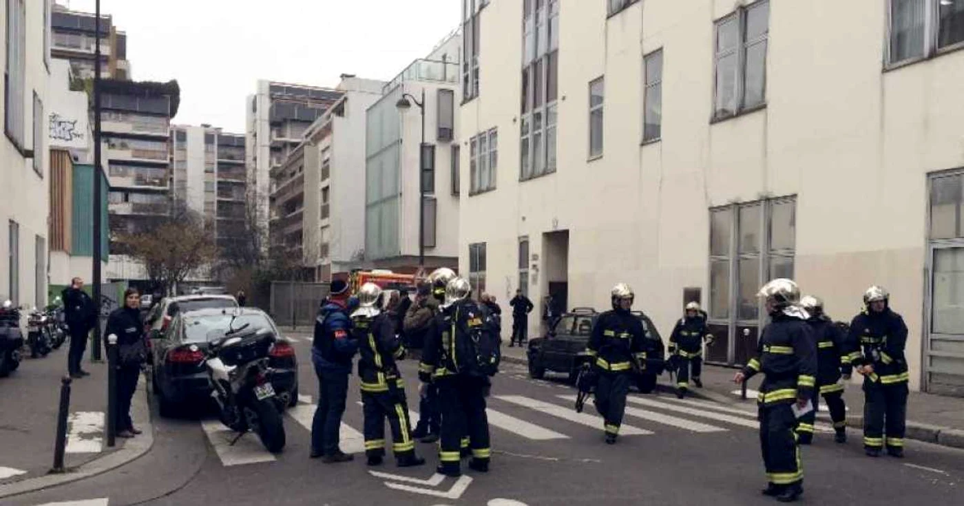 Atac la redacţia ziarului Charlie Hebdo în Paris   FOTO AFP
