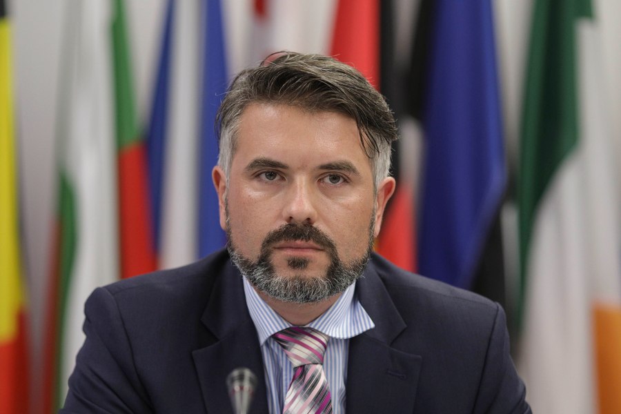 Fost reprezentant al Comisiei Europene la București, acuzat că a furat ceasul de 1.000 de euro al unei pasagere pe Aeroportul Otopeni