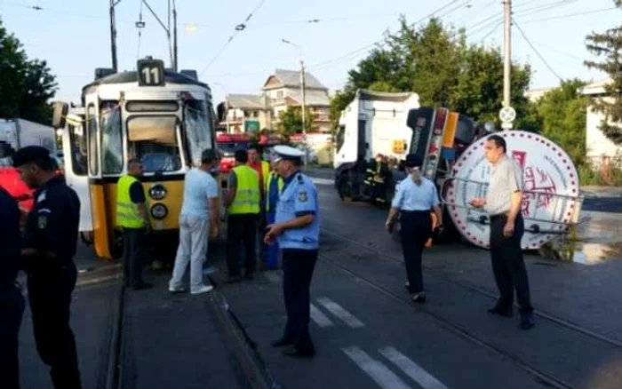Accidentul a avut loc în Podu de Piatră, una dintre cele mai circulate intersecţii din oraş FOTO Ziarul de Iaşi