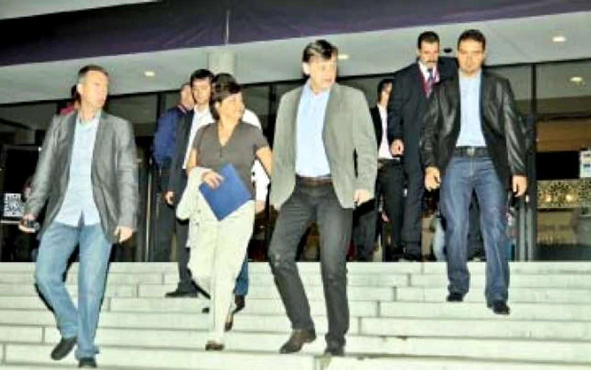 Crin Antonescu şi soţia sa au părăsit încântaţi stadionul