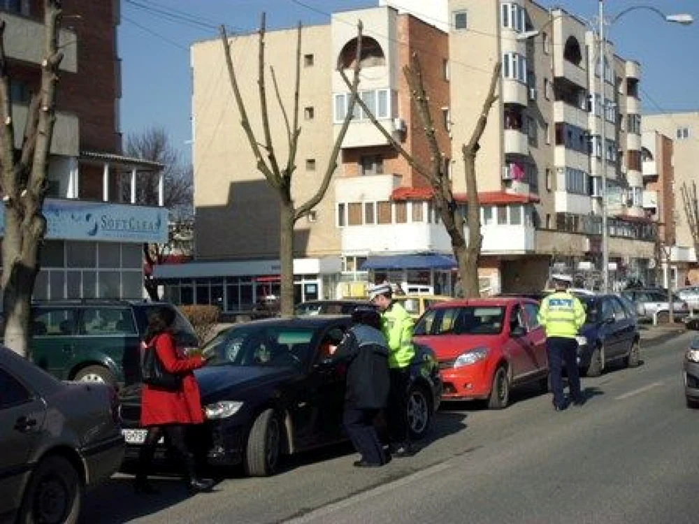 Mici surprize pentru femeile din Călăraşi Foto:IPJ Călăraşi