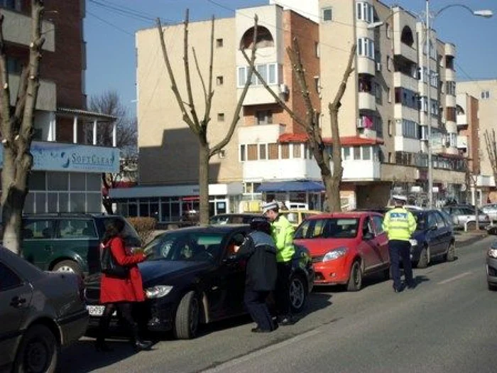 Mici surprize pentru femeile din Călăraşi Foto:IPJ Călăraşi