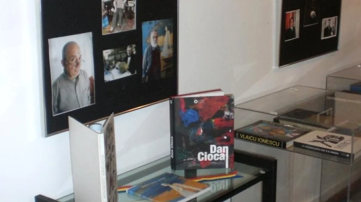 Expoziția „XX – XXI: Artele vizuale din România la răscruce de secole”, la ICR New York jpeg