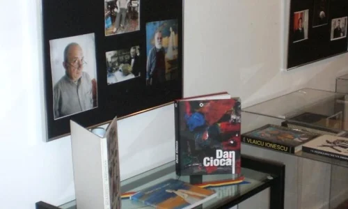 Expoziția „XX – XXI: Artele vizuale din România la răscruce de secole”, la ICR New York jpeg