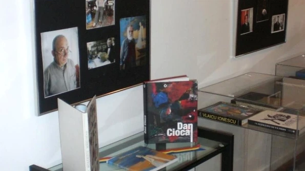 Expoziția „XX – XXI: Artele vizuale din România la răscruce de secole”, la ICR New York jpeg