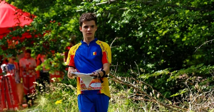 Participant roman la orientare in alergare