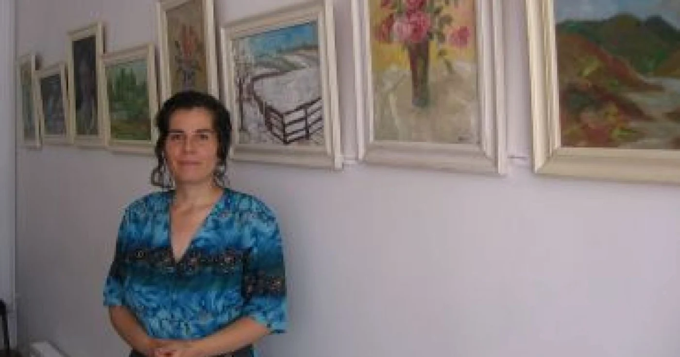 Craiova:PORTRET/ Alina Pantelimon Găulea creează pe aripi de culoare