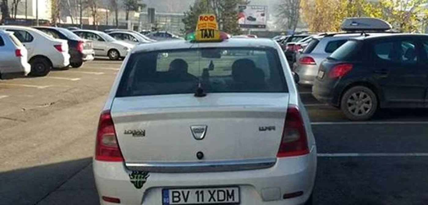 Oamenii legii verifică autorizaţiile şi aparatele de marcat