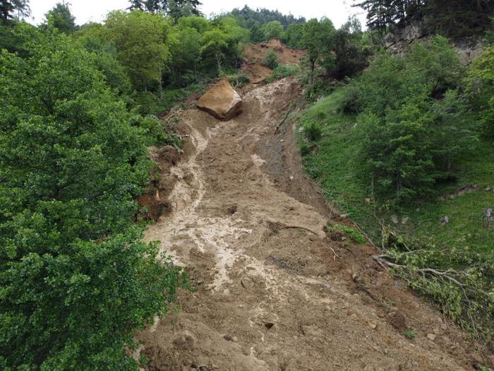 Alunecările sunt încă active SURSA FOTO captură video