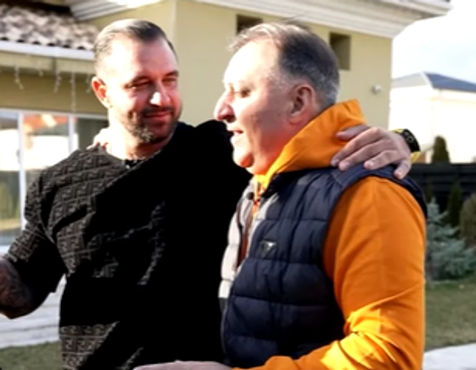 Alex Bodi, petrecere de pomină la el acasă, cu Vali Vijelie Foto: Captură Video