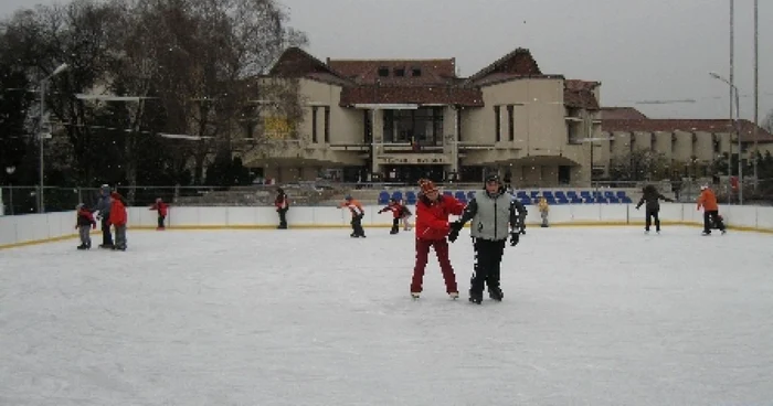 Patinoarul va fi închis de joi