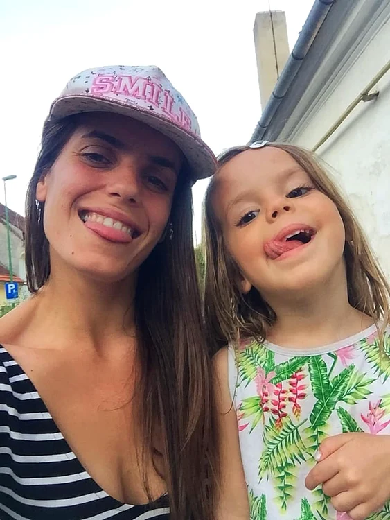 Iris, o minune de fetiță