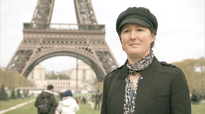 2007. Erika devine doamna Turnul Eiffel după ce îi jură iubire veşnică uriaşului de peste 1.300 de tone