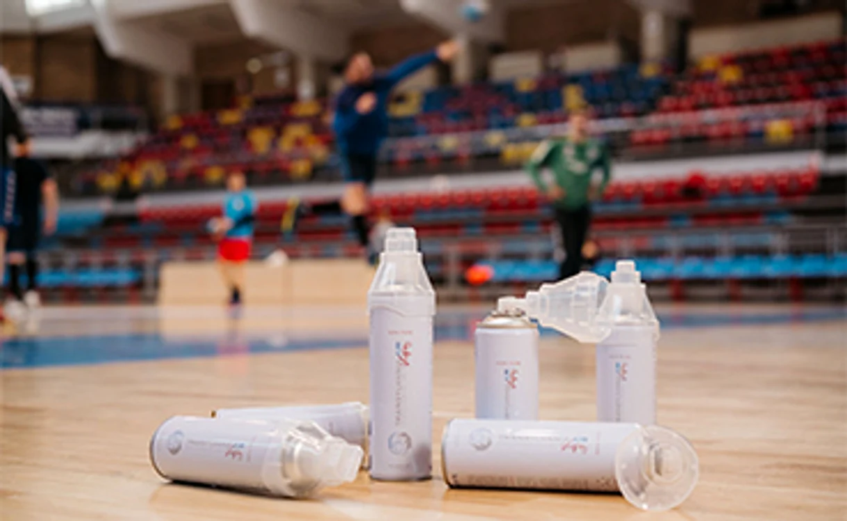 Aşa arată spray-urile vândute de oamenii de afaceri din Oradea