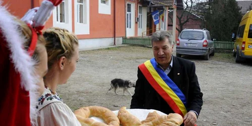 primarul de la sisesti FOTO facebook marian raducan 