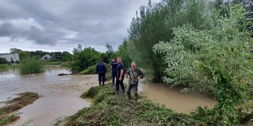 Inundaţii în cartierul braşovean Stupini FOTO ISU Braşov