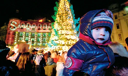 Astăzi se aprind luminiţele de Sărbători jpeg