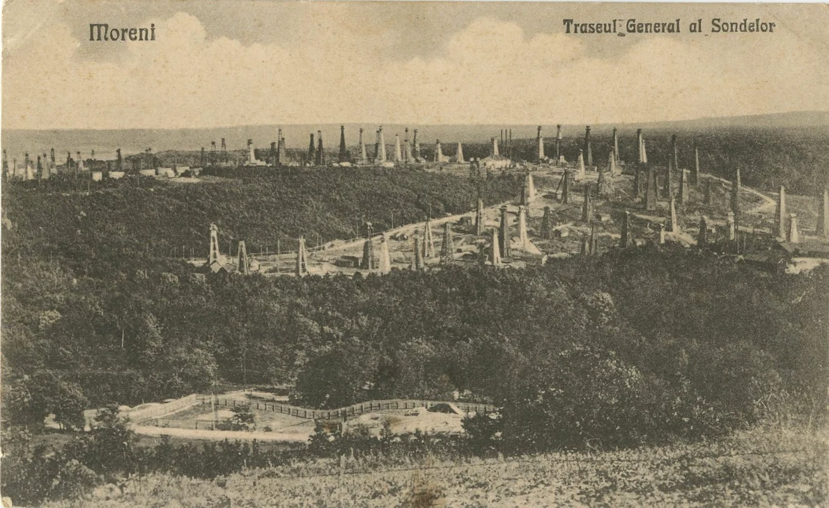 Peisaj petrolifer la Moreni, una dintre cele mai bogate regiuni petrolifere ale României interbelice. De la Moreni, petrolul mergea prin conducte direct la Constanţa şi la Giurgiu (© iMAGO Romaniae)