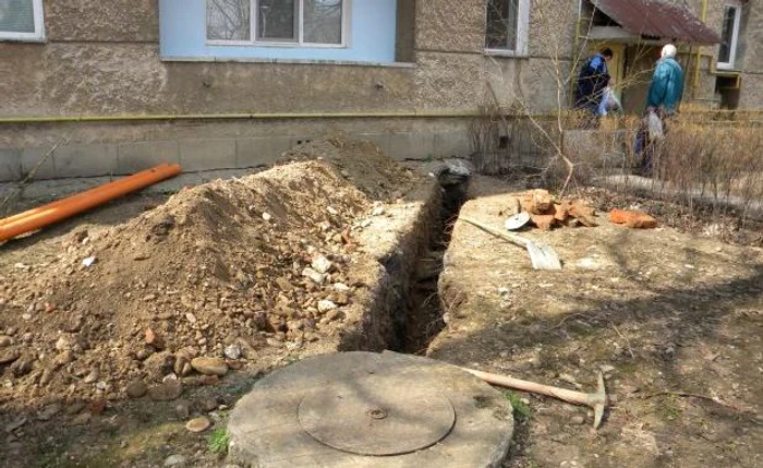 
    Un muncitor a lăsat fără curent electric un cartier întreg. Foto Dana Mihai  