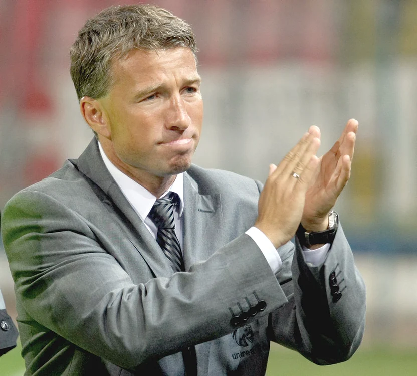
    Dan Petrescu  