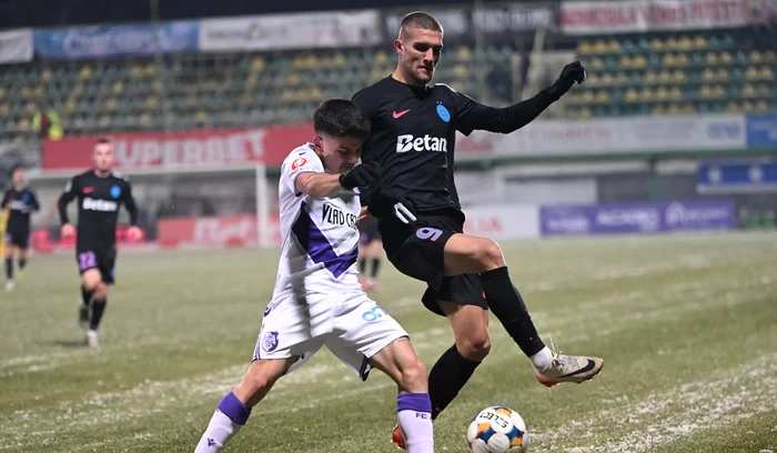 Yanis Pîrvu (stânga) a adus victoria pentru FC Argeș (FOTO: Sportpictures)