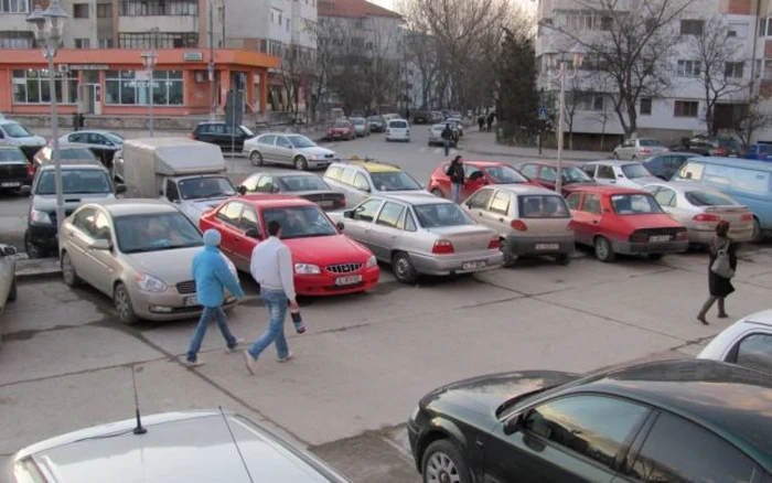 Slobozia s-a confruntat mult timp cu problema lispei locurilor de parcare FOTO: M.S.