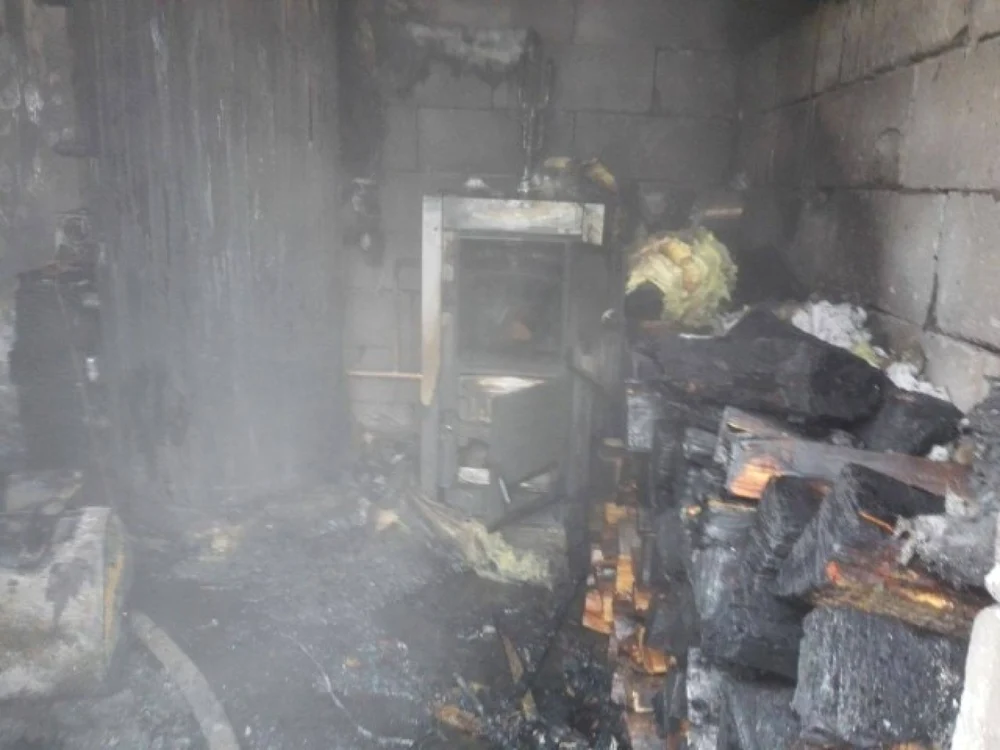Camera în care funcţiona centrală a fost distrusă FOTO newspascani.ro