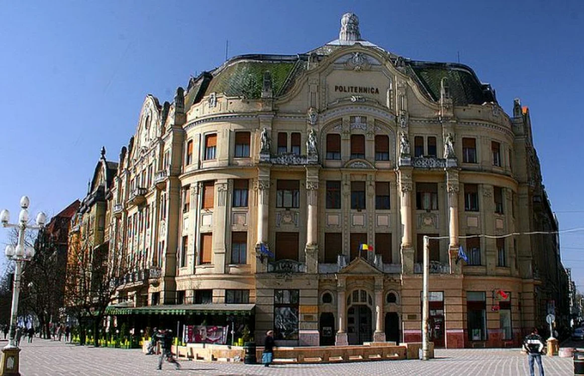 Rectotarul Univerit['ii Politehnica din Palatul Lloyd