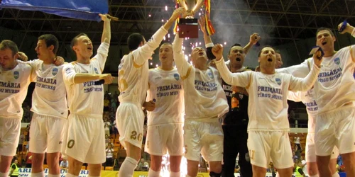 Cosmin Gherman vine de City’us Târgu-Mureş, echipă cu care a câştigat campionatul şi Cupa României