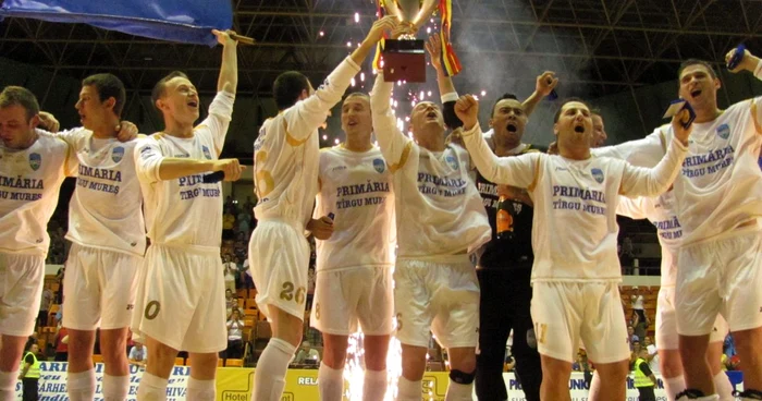 Cosmin Gherman vine de City’us Târgu-Mureş, echipă cu care a câştigat campionatul şi Cupa României