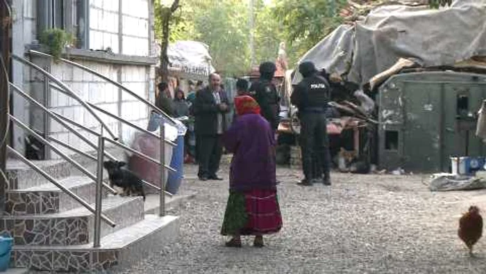 Romii au fost "vizitaţi" de mascaţi