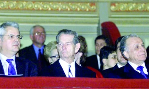DUPĂ 25 DE ANI  O reconciliere de milioane de euro  De ce a acceptat Regele Mihai să se împace cu Ion Iliescu jpeg