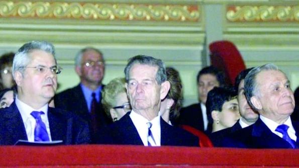 DUPĂ 25 DE ANI O reconciliere de milioane de euro De ce a acceptat Regele Mihai să se împace cu Ion Iliescu jpeg