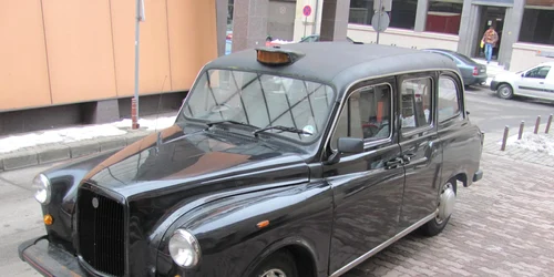Un "Black cabs" londonez pe străzile din Timişoara