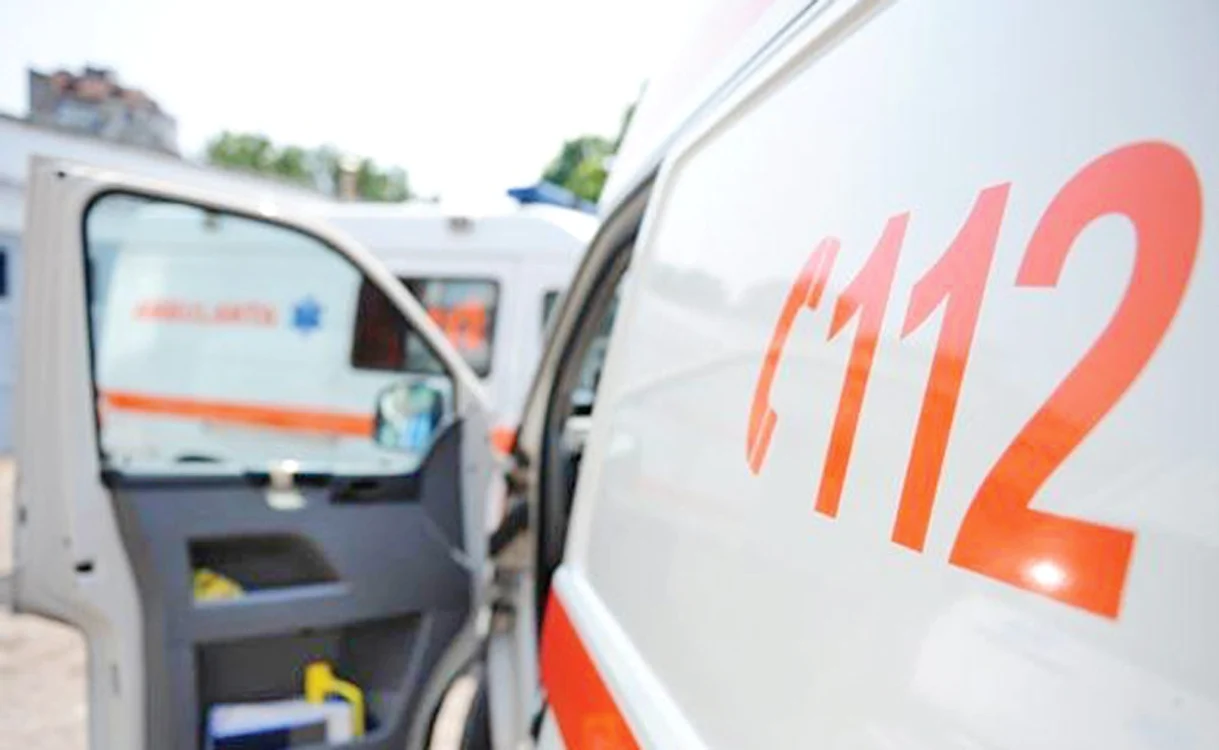 
    Victimele au fost transportate cu ambulanta la spitalFoto: arhivă   